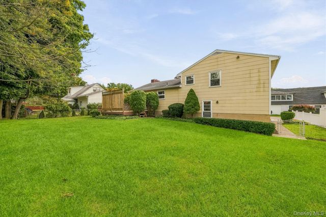 224 Bleloch Avenue, Peekskill, NY 10566