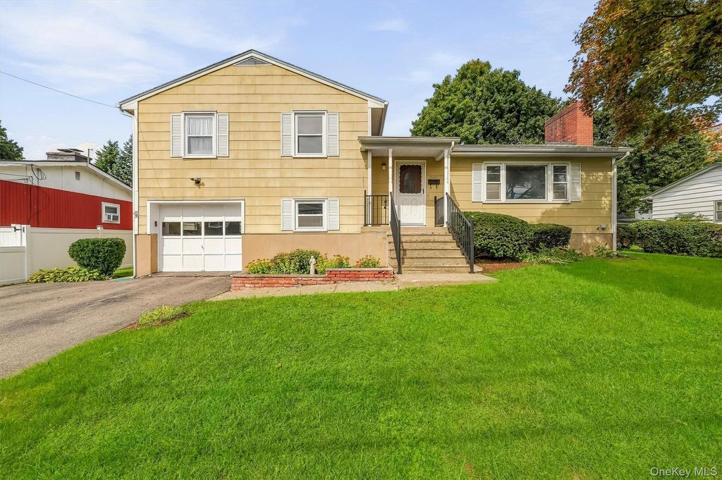 224 Bleloch Avenue, Peekskill, NY 10566