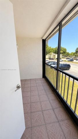 4168 NW 90th Ave 205, Coral Springs, FL 33065
