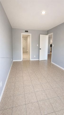 4168 NW 90th Ave 205, Coral Springs, FL 33065