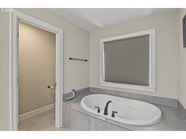 17230 Nw CATALPA St, Portland, OR 97229