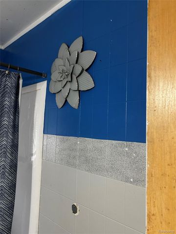 18721 Chandler Park Drive, Detroit, MI 48236