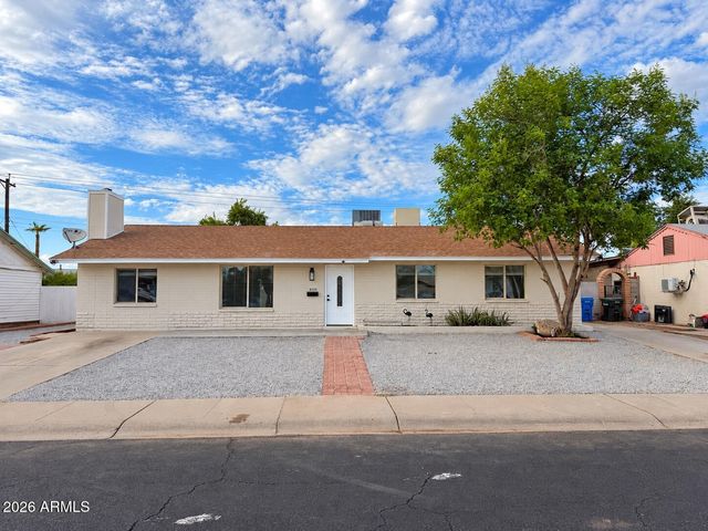 8108 W TRAFALGAR Avenue, Phoenix, AZ 85033