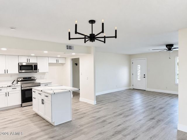 8108 W TRAFALGAR Avenue, Phoenix, AZ 85033