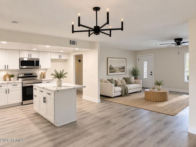 8108 W TRAFALGAR Avenue, Phoenix, AZ 85033