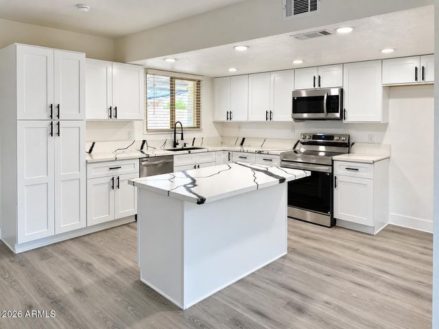 8108 W TRAFALGAR Avenue, Phoenix, AZ 85033