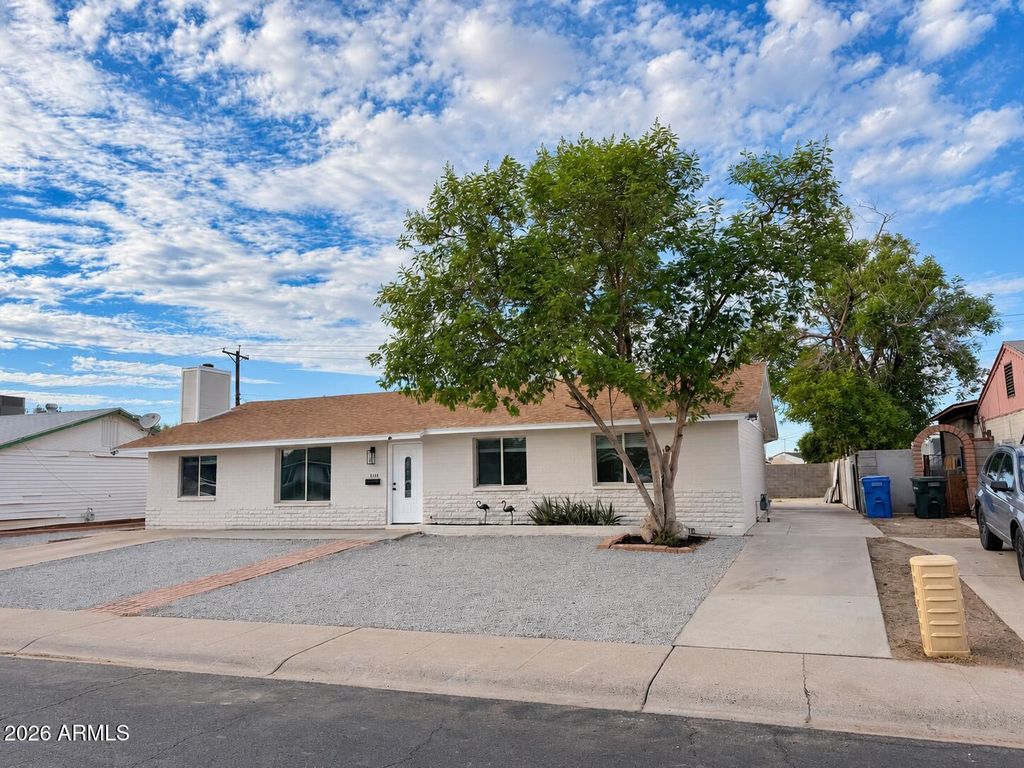8108 W TRAFALGAR Avenue, Phoenix, AZ 85033 — photo 3