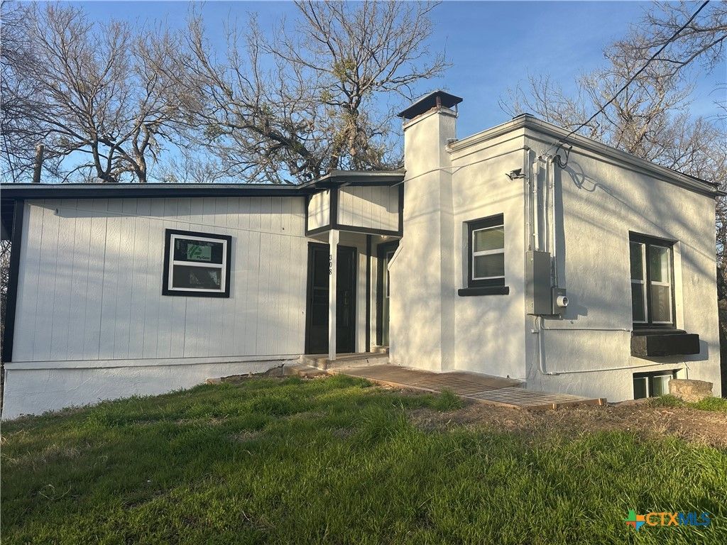 308 N 9th Street, Gatesville, TX 76528