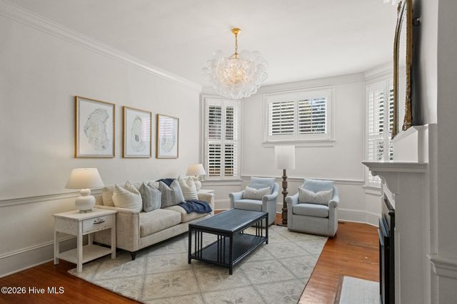 121 S 5th Avenue, Wilmington, NC 28401