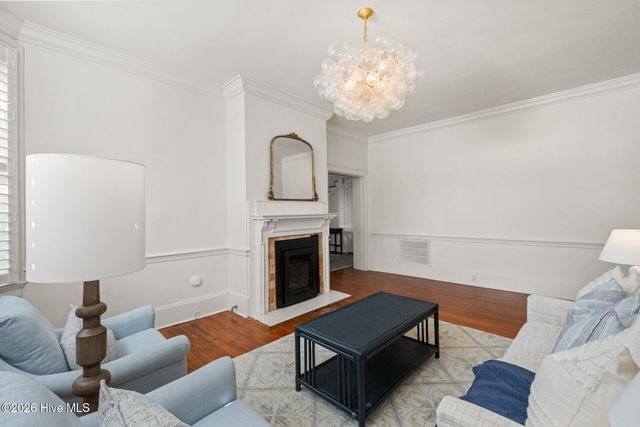 121 S 5th Avenue, Wilmington, NC 28401