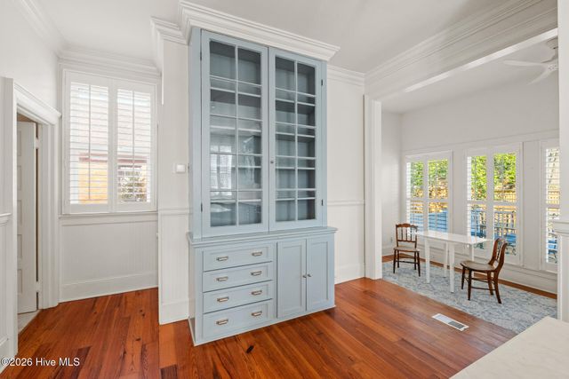 121 S 5th Avenue, Wilmington, NC 28401