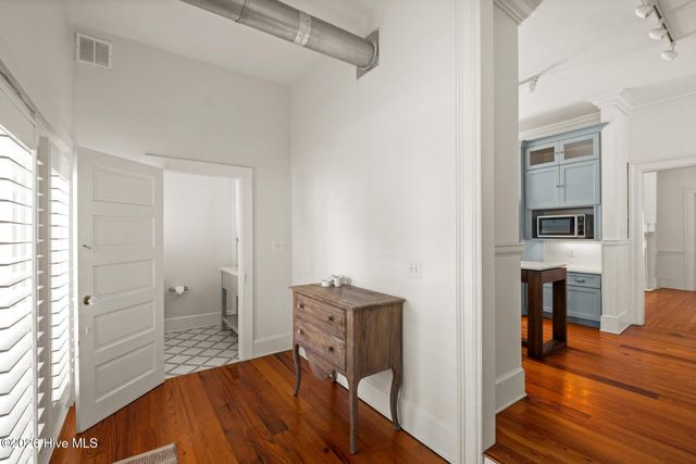 121 S 5th Avenue, Wilmington, NC 28401