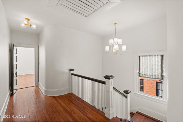 121 S 5th Avenue, Wilmington, NC 28401