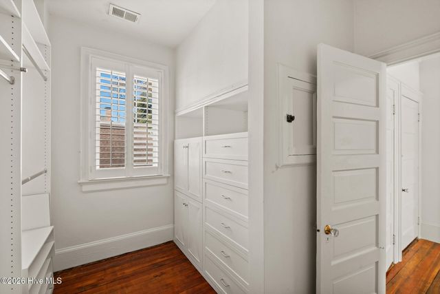 121 S 5th Avenue, Wilmington, NC 28401