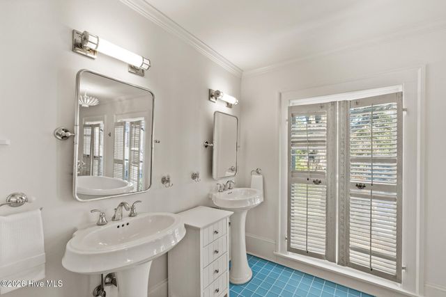 121 S 5th Avenue, Wilmington, NC 28401