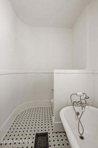 121 S 5th Avenue, Wilmington, NC 28401