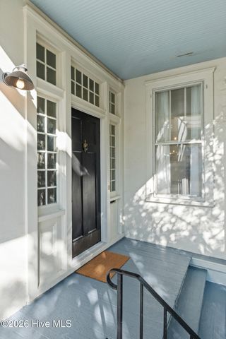 121 S 5th Avenue, Wilmington, NC 28401