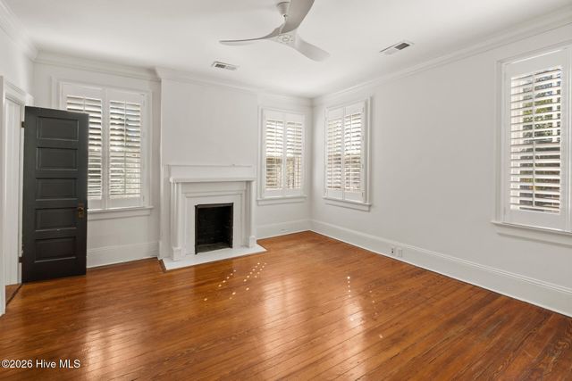 121 S 5th Avenue, Wilmington, NC 28401