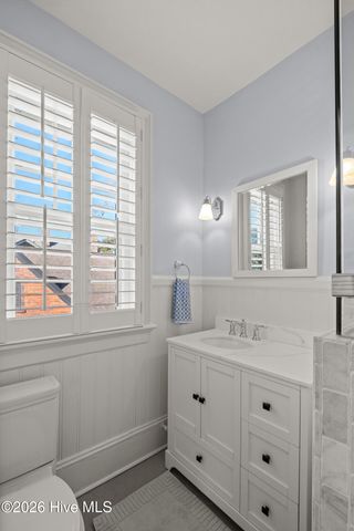 121 S 5th Avenue, Wilmington, NC 28401