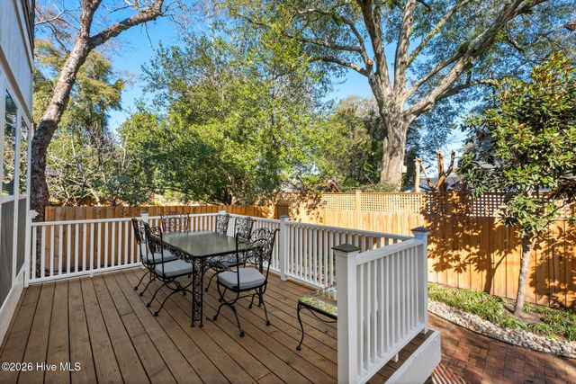 121 S 5th Avenue, Wilmington, NC 28401