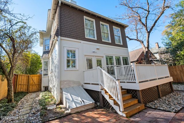 121 S 5th Avenue, Wilmington, NC 28401