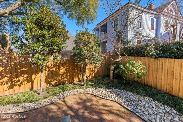 121 S 5th Avenue, Wilmington, NC 28401