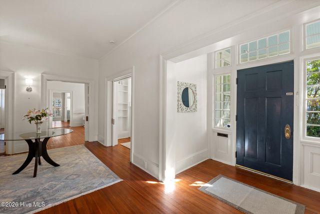 121 S 5th Avenue, Wilmington, NC 28401