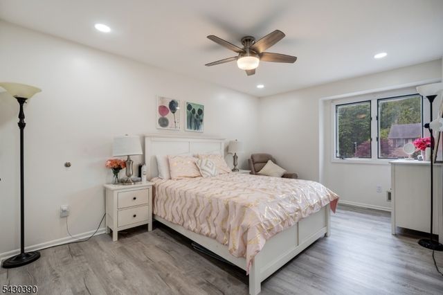 36 Lynn Ct, North Brunswick Twp., NJ 08902