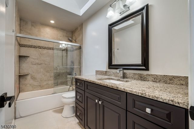 36 Lynn Ct, North Brunswick Twp., NJ 08902