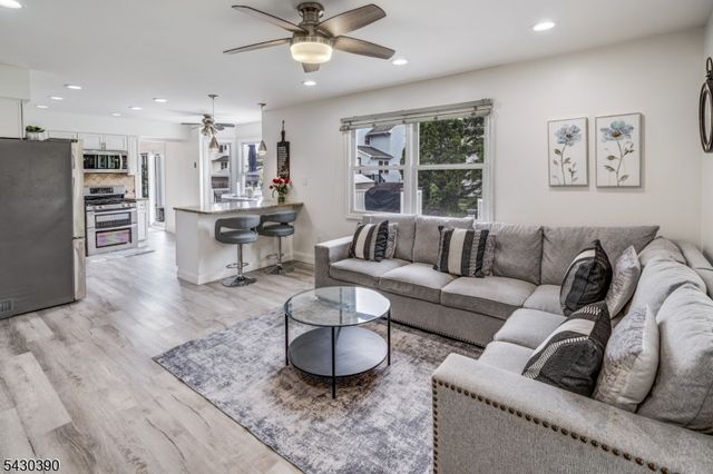 36 Lynn Ct, North Brunswick Twp., NJ 08902