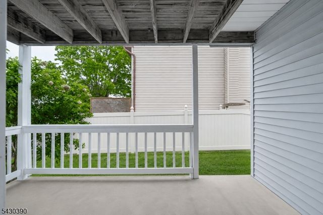 36 Lynn Ct, North Brunswick Twp., NJ 08902