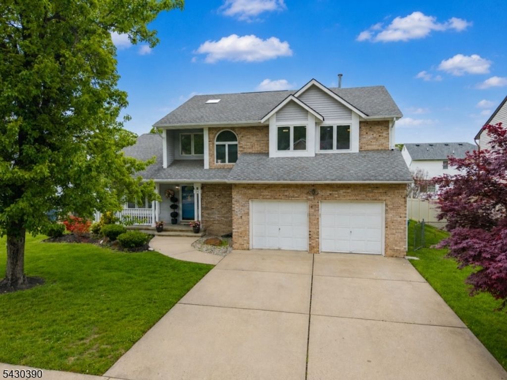 36 Lynn Ct, North Brunswick Twp., NJ 08902
