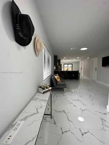 1074 NW 61st St A, Miami, FL 33127