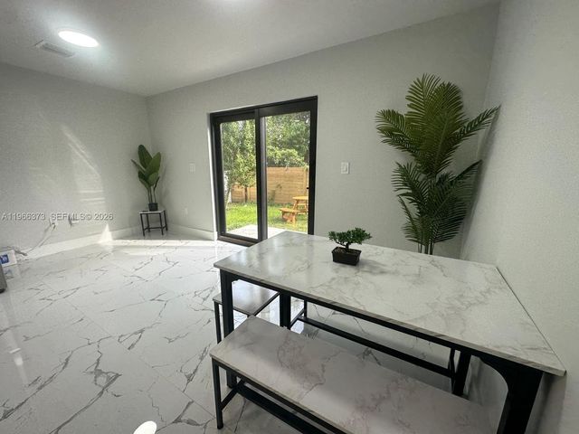 1074 NW 61st St A, Miami, FL 33127