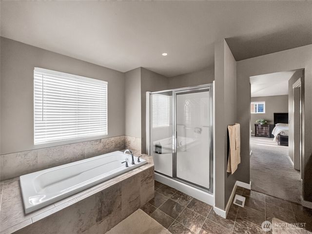 6321 Thomas Place SE, Auburn, WA 98092