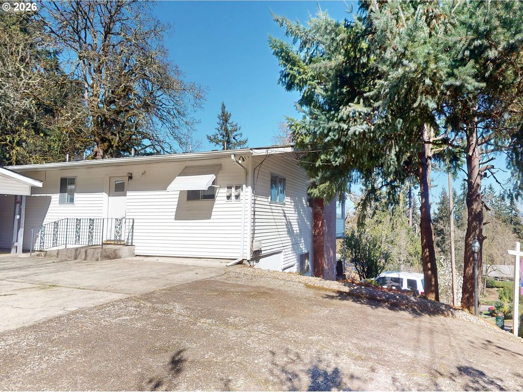 2145 WEBB St, West Linn, OR 97068