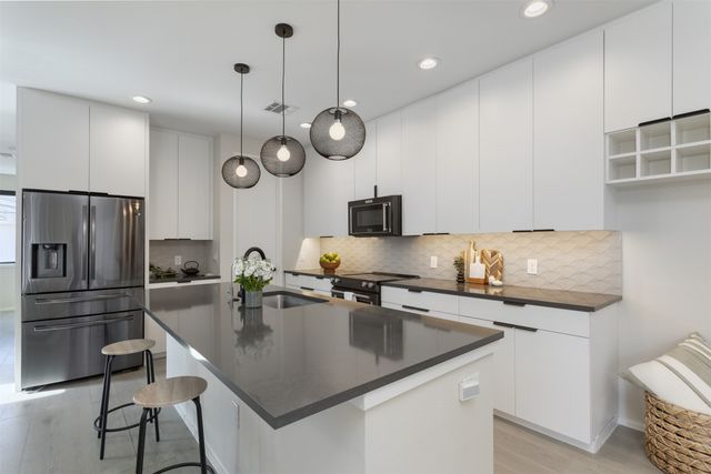 4703 Munger Avenue 101, Dallas, TX 75204