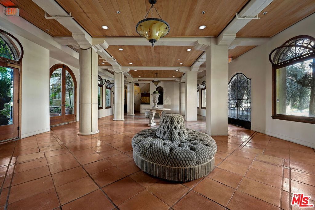 109 N Sycamore Avenue 204, Los Angeles, CA 90036 — photo 3