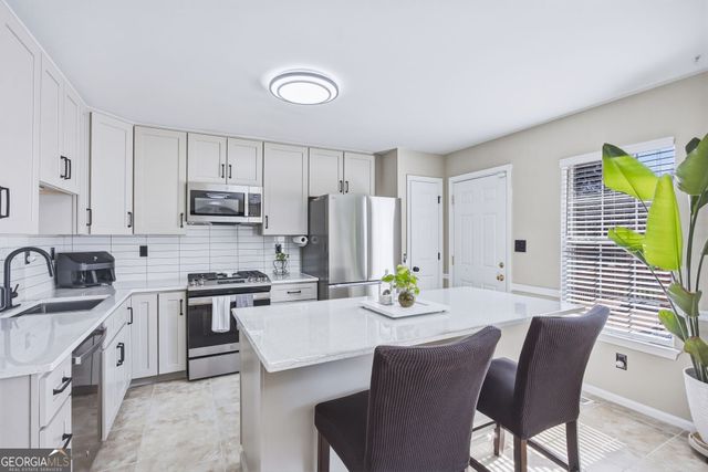 2516 Johnsbrooke Drive, Lithia Springs, GA 30122