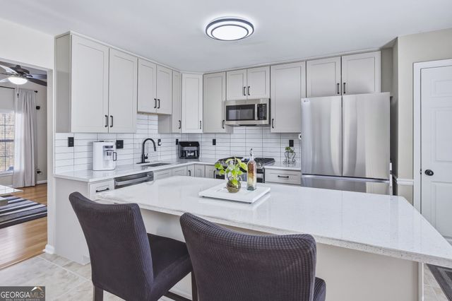 2516 Johnsbrooke Drive, Lithia Springs, GA 30122