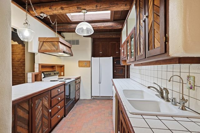 142 Walden Road, Corrales, NM 87048