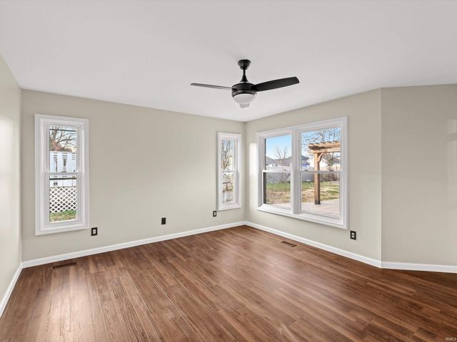 2677 Briarcliff Drive, Newburgh, IN 47630