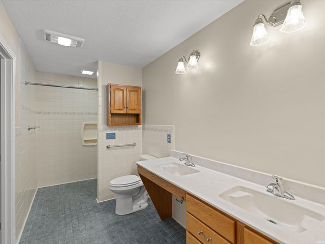 2677 Briarcliff Drive, Newburgh, IN 47630