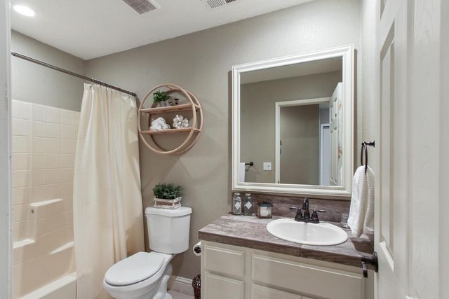 4710 Wandering Way, Camino, CA 95709