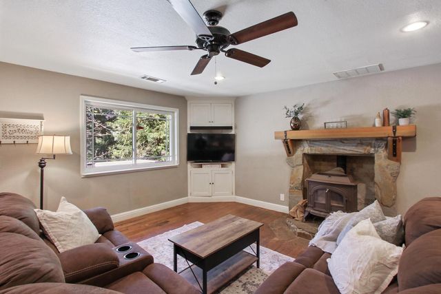 4710 Wandering Way, Camino, CA 95709