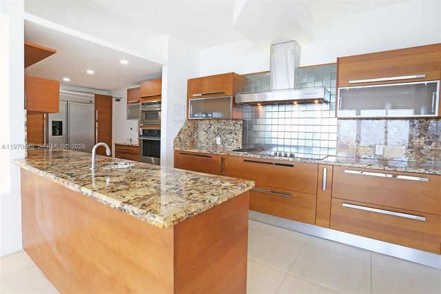 11 Island Ave PH8, Miami Beach, FL 33139