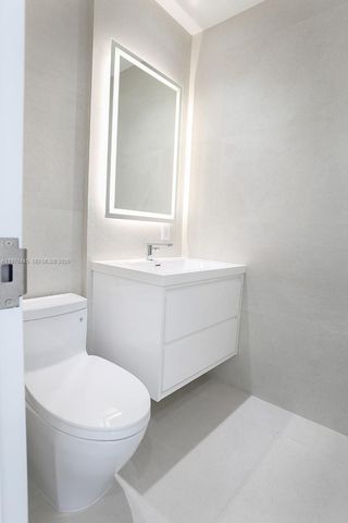 11 Island Ave PH8, Miami Beach, FL 33139