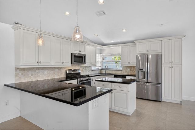 13829 NW 22nd Street, Sunrise, FL 33323