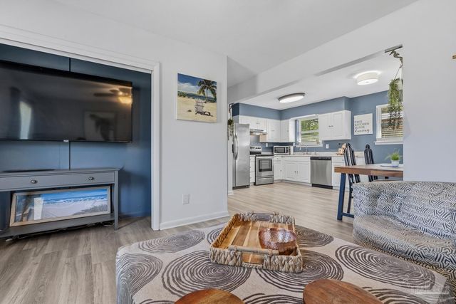 219 Mckinley Dr, Pensacola, FL 32505