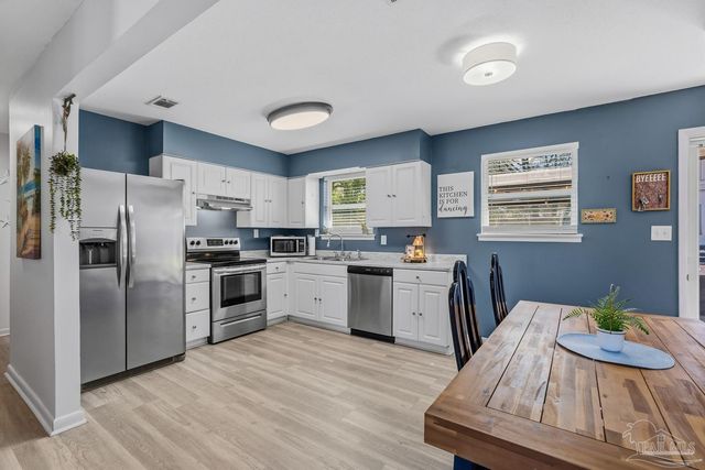 219 Mckinley Dr, Pensacola, FL 32505